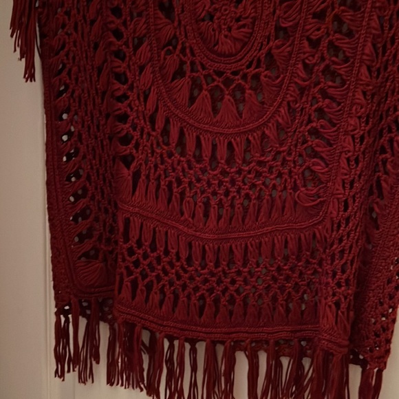 Burgundy, crochet, top with fringe size small - Picture 4 of 5
